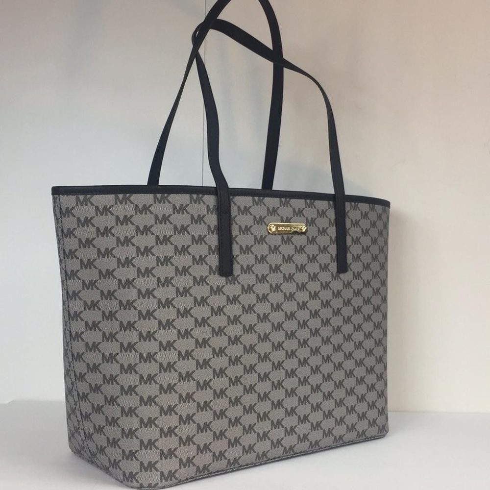 ✨🛍🎀Micheal Kors Tote Bag🎀🛍✨